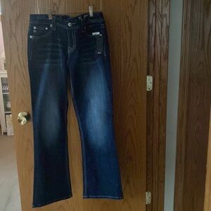 Miss Me Jeans Mid rise curvy Boot 29